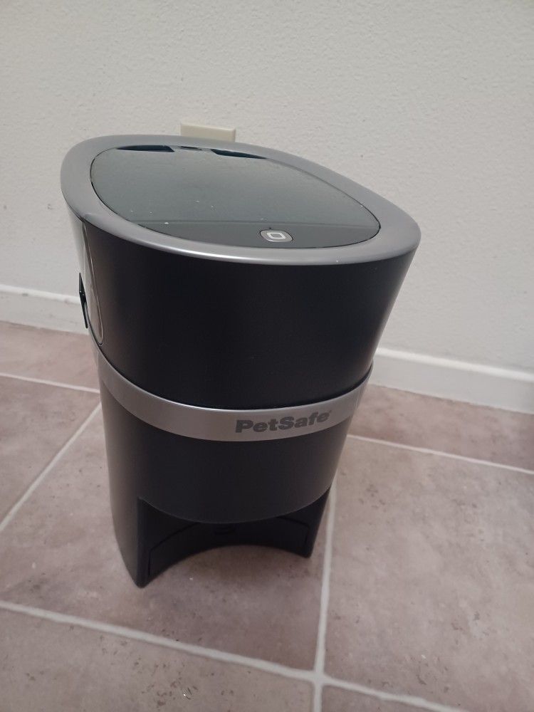 PetSafe Automatic Smart (Wi-Fi) Pet Food Dispenser For Cat or Dog