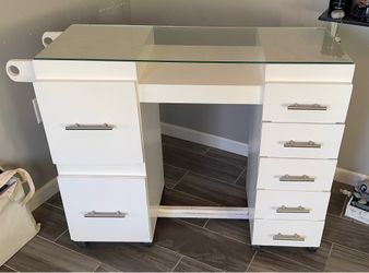 White desk con Cubierta de Vidrio y 7 Cajones