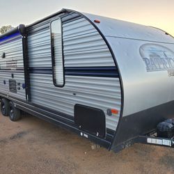 2020 Patriot 25ft trailer sleeps 6 with slide  5,000lb