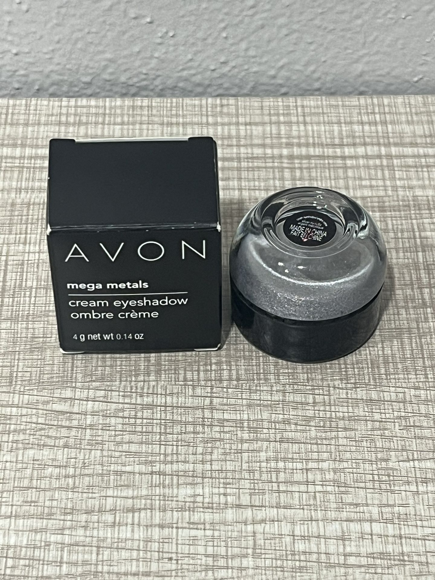 Avon MEGA METALS Cream Eyeshadow SILVER METALLIC - NEW