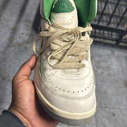 Jordan 2s  sizes 9 men’s 50$