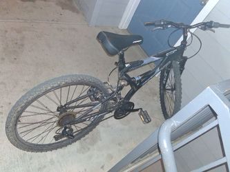 Hyper mountain bike