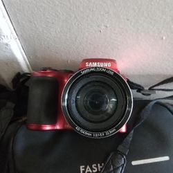 Samsung WB100 digital bridge camera. 