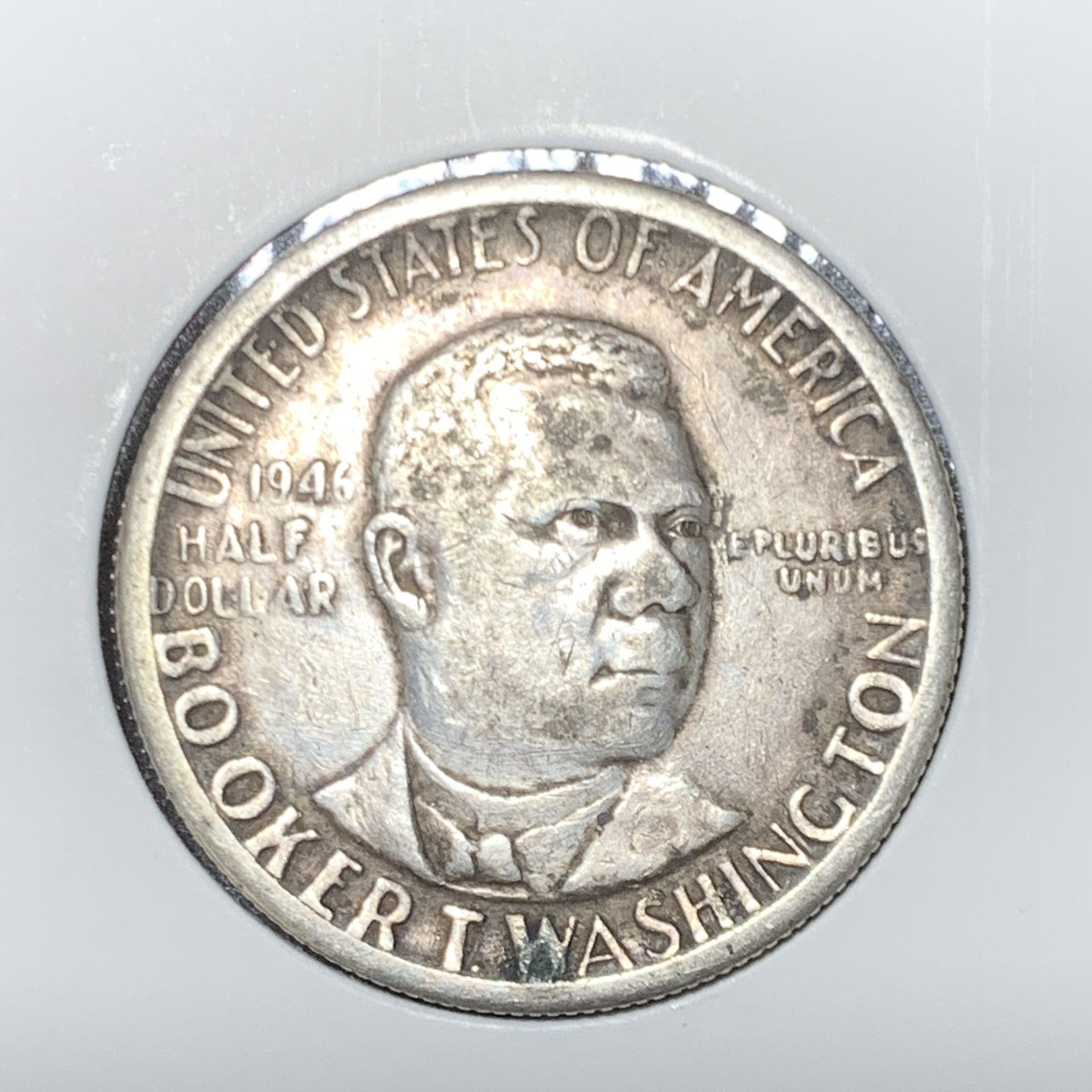 1946-D BOOKER T. WASHINGTON MEMORIAL SILVER HALF-DOLLAR.