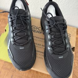 New Skechers Performance Go Run Consistent Black Men's 10 Extra Wide Fit (Read Description)