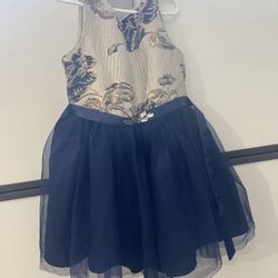 Vestido Para Niña  En Buenas Condiciones Talla 6 $10