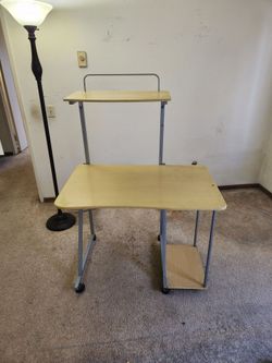 Computer desk