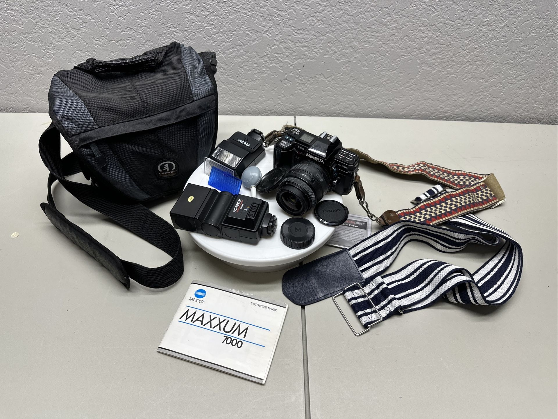Minolta Maxxum 7000 AF 35mm W/ Sigma UC Zoom 28-70mm Lense ProSpec & Achiever