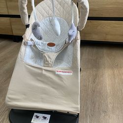HKAI Baby bouncer Great Condition