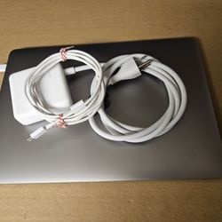Macbook Pro 13" Screen i7 16gb Ram 500gb SSD Drive 2020