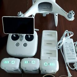 *Like New* DJI Phantom 4 Pro+ Plus GL300E remote, 3 Batteries w all accessories,Bag - flew 2 times