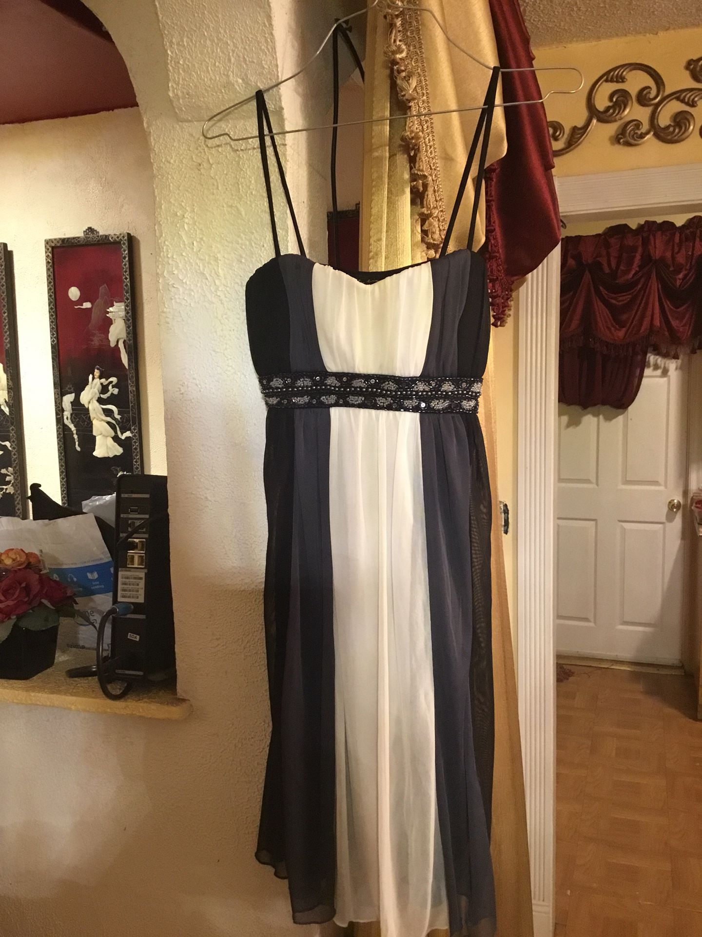 City triangle prom dress black,gray and cream color like new size S