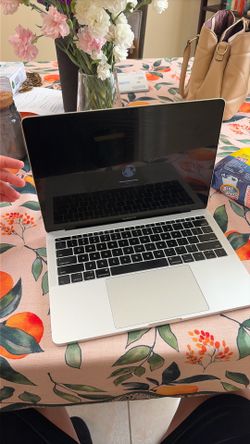 2017 Apple MacBook Pro