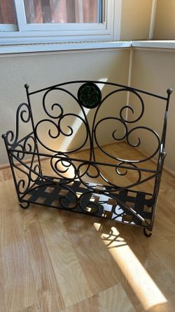 Metal Magazine Rack
