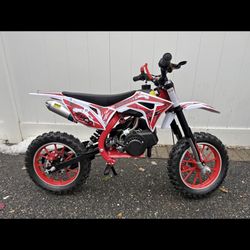 Kids 50cc dirtbike.