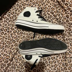 Converse White Size 9.5 Men
