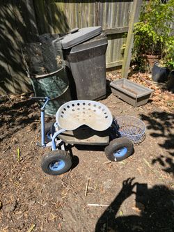 Rolling Garden Scooter Seat with Basket