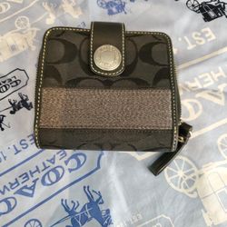 Coach Signature Black Woman's Wallet.