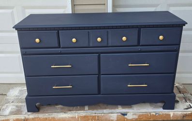 Gorgeous Oak Dresser with 7 Drawers