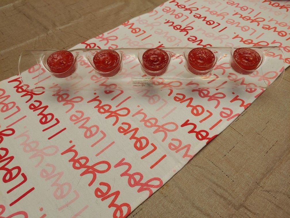 Beautiful glass tea light table centerpiece