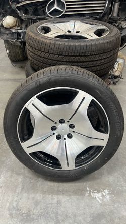 255/45/R19 Mercedes Benz Maybach Rims and tire set