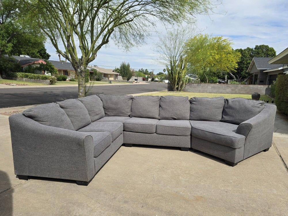 Free Delivery - Modern 3pc Gray Sectional