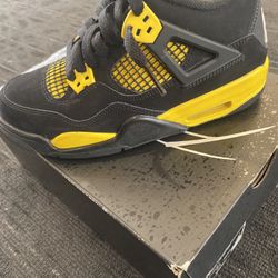 Air Jordan Retro’s Black And Yellow 