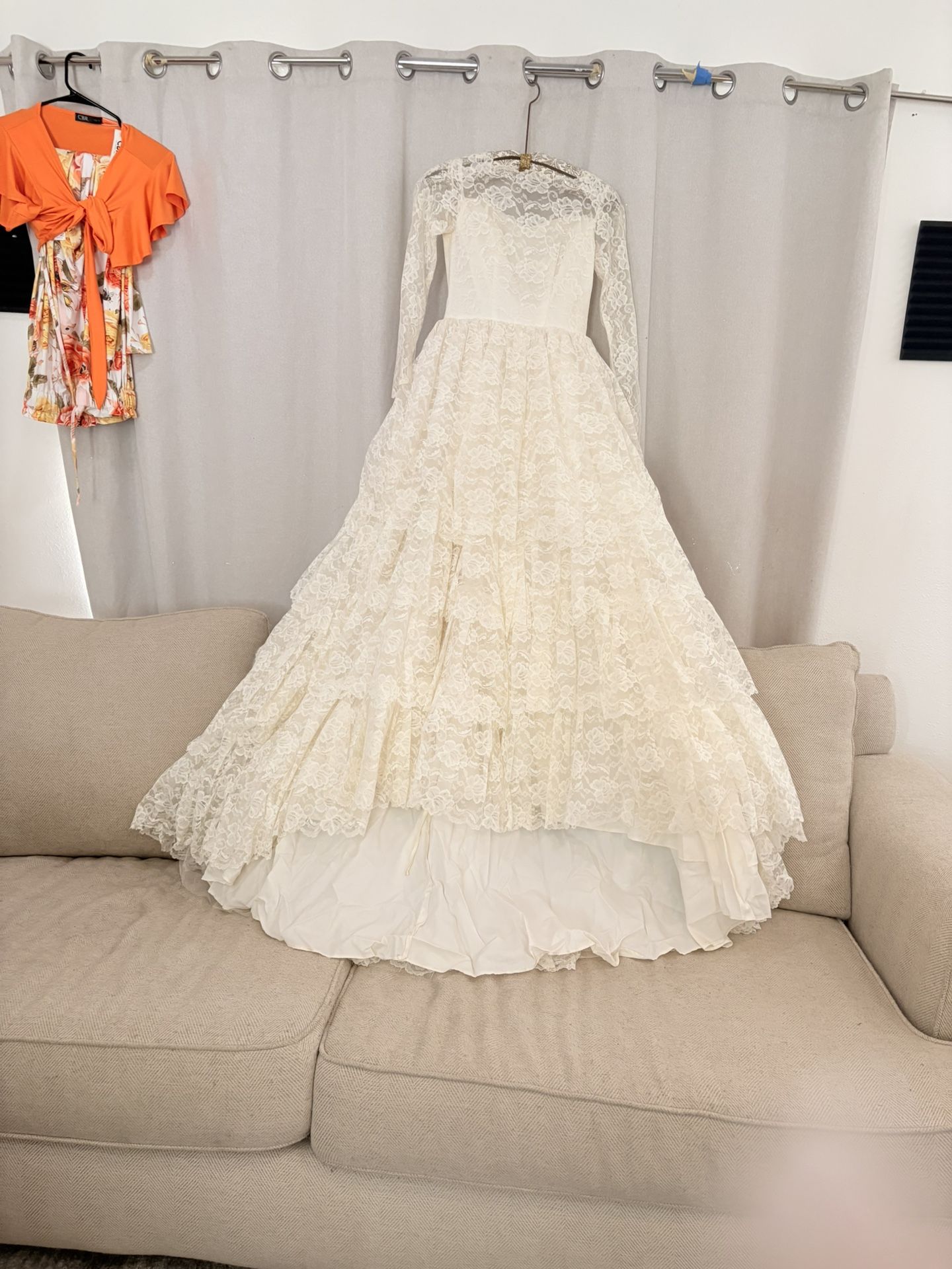 Gorgeous Wedding Dress W/Train 