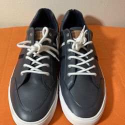 New Men's Size 12 Grey Nautica Lace Up Leather Sneakers
