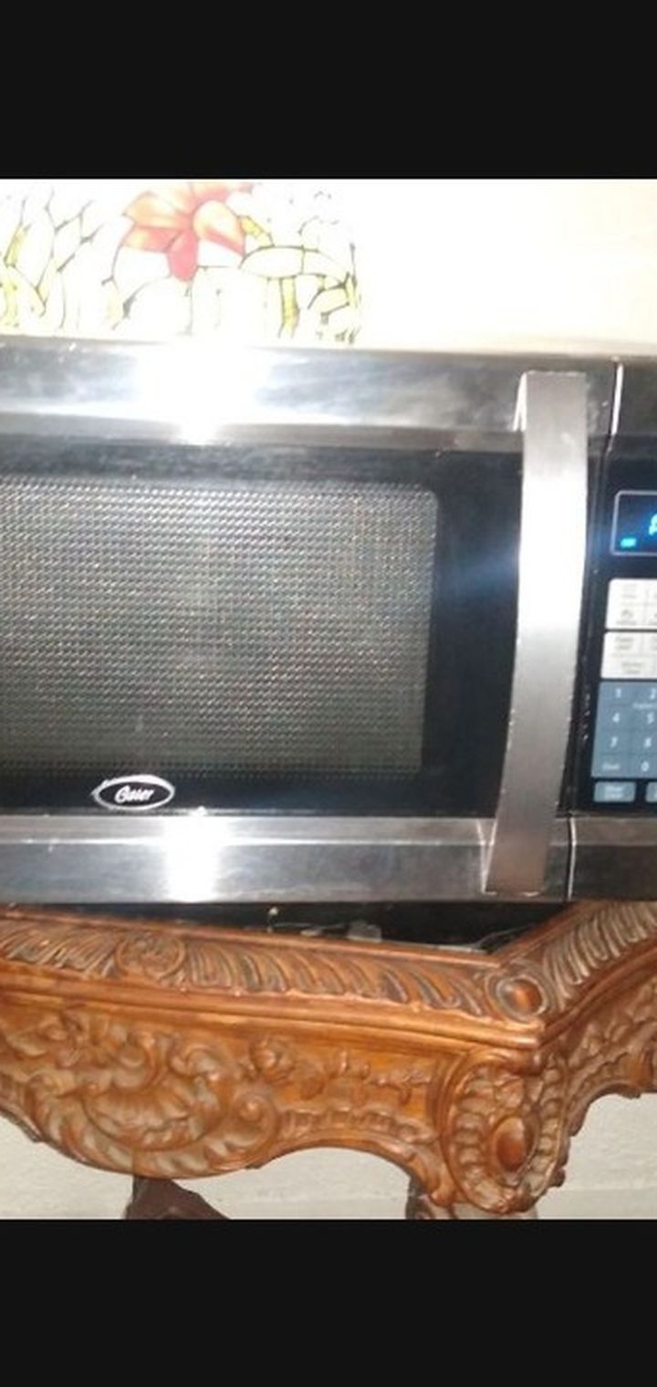 1200 Watt Microwave. Good Condition