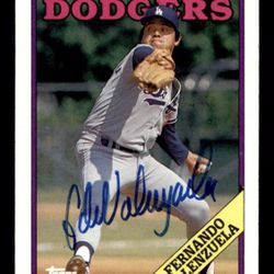 Fernando Valenzuela autographed Baseball Card 