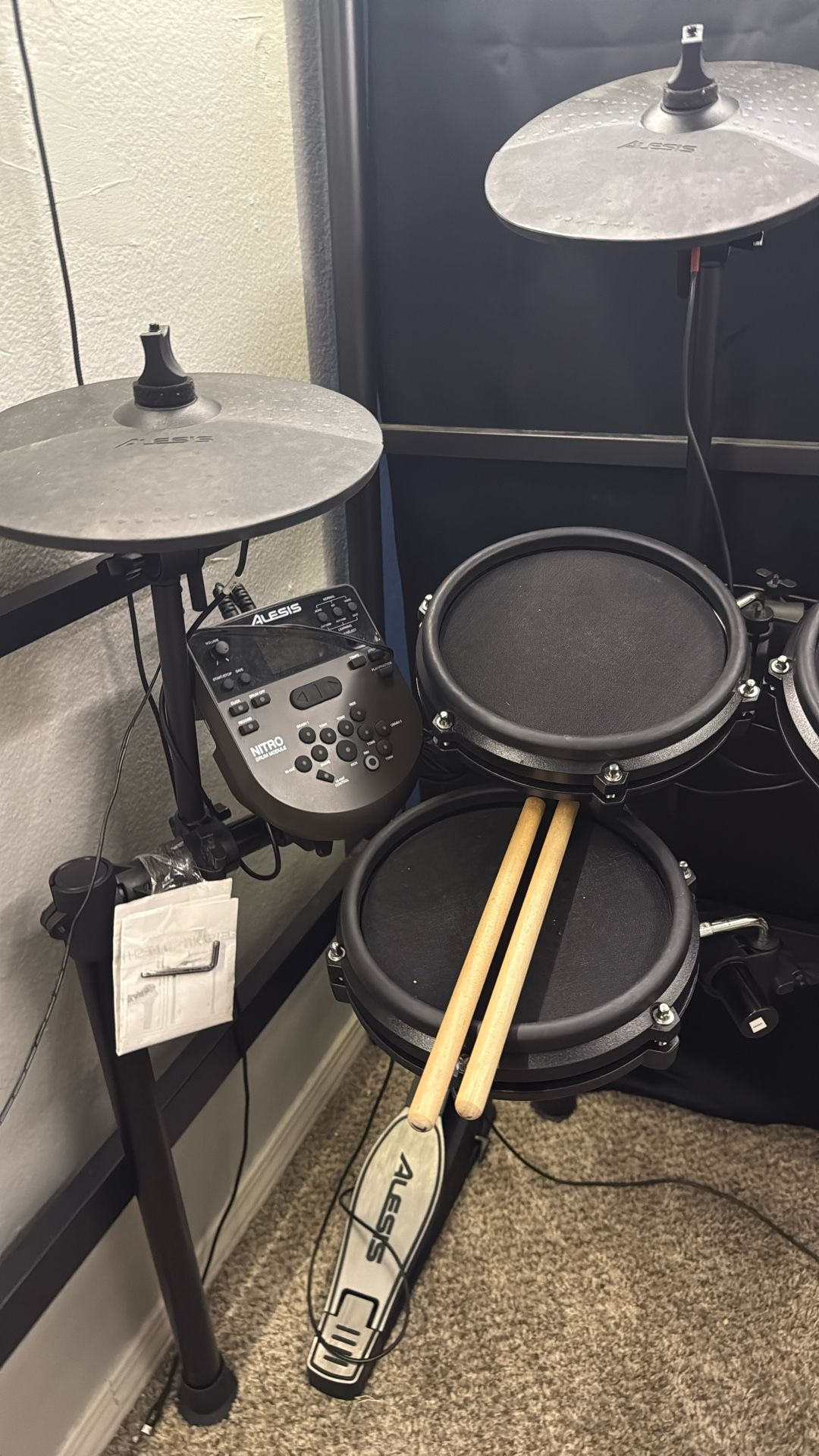 Alesis Nitro Mesh Drum Set
