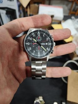 Pilots Watch