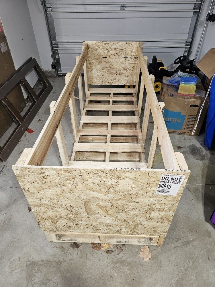 Free Pallet / Crate
