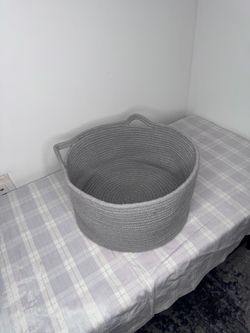 Woven top storage