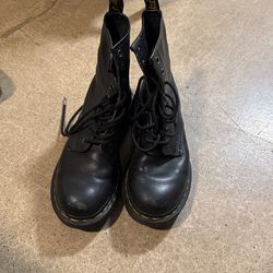Doc Martens Boots
