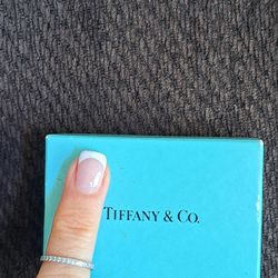 EXCELLENT CONDITIONS AUTHENTIC " TIFFANY & C0.  PLATINUM &FULL CIRCLE OF DIAMONDS RING 500$