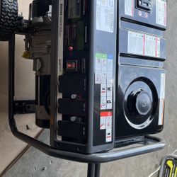 Briggs & Stratton Storm Responder 6,250-Watt Gasoline Powered Recoil Start Portable Generator with OHV Engine