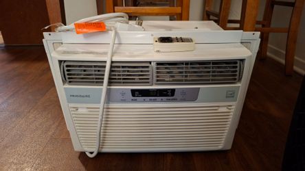 Frigidaire 8000 BTU window unit air conditioner