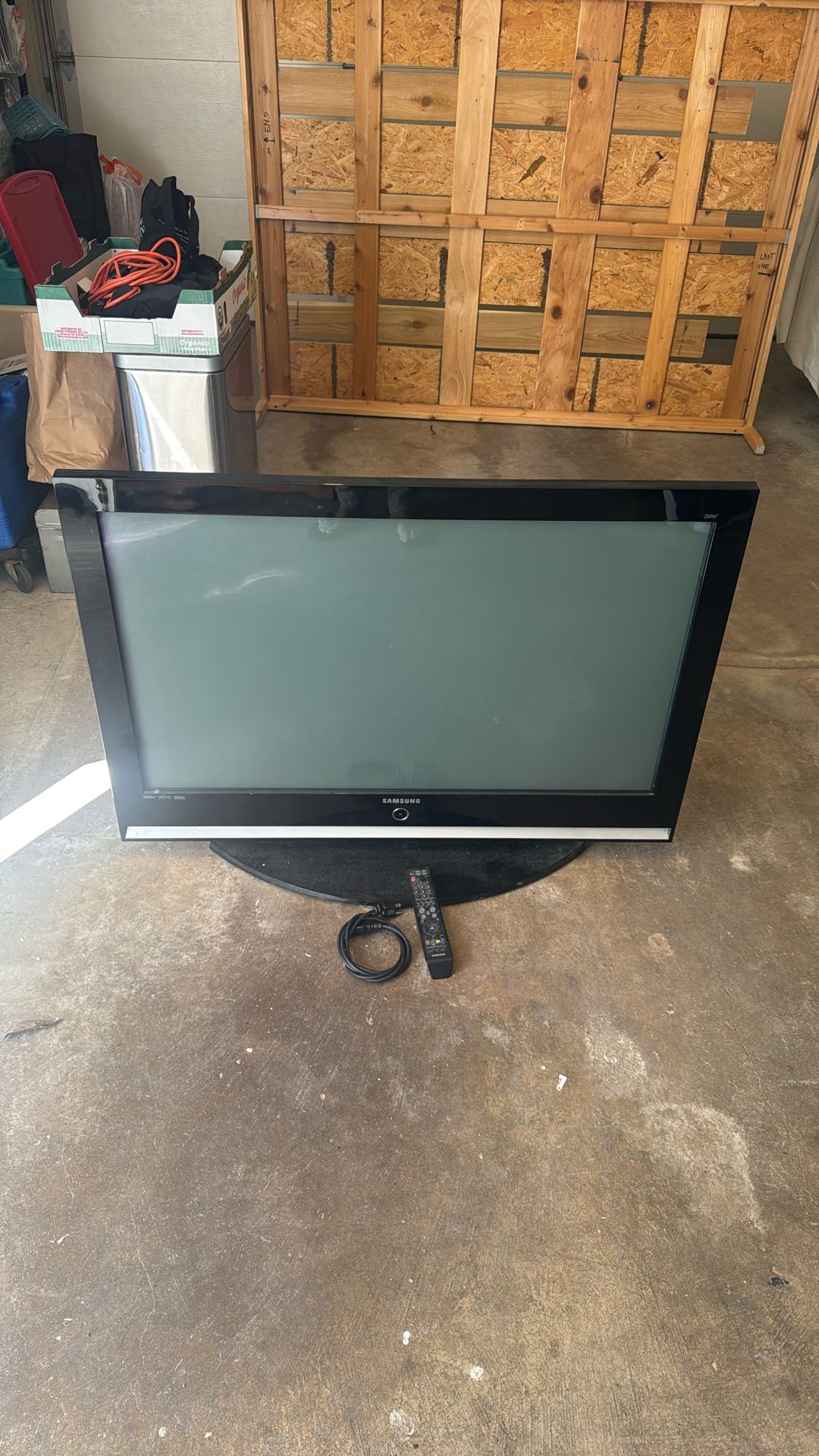 Free SAMSUNG TV 50” With Remote ( No Picture But Has Sound )