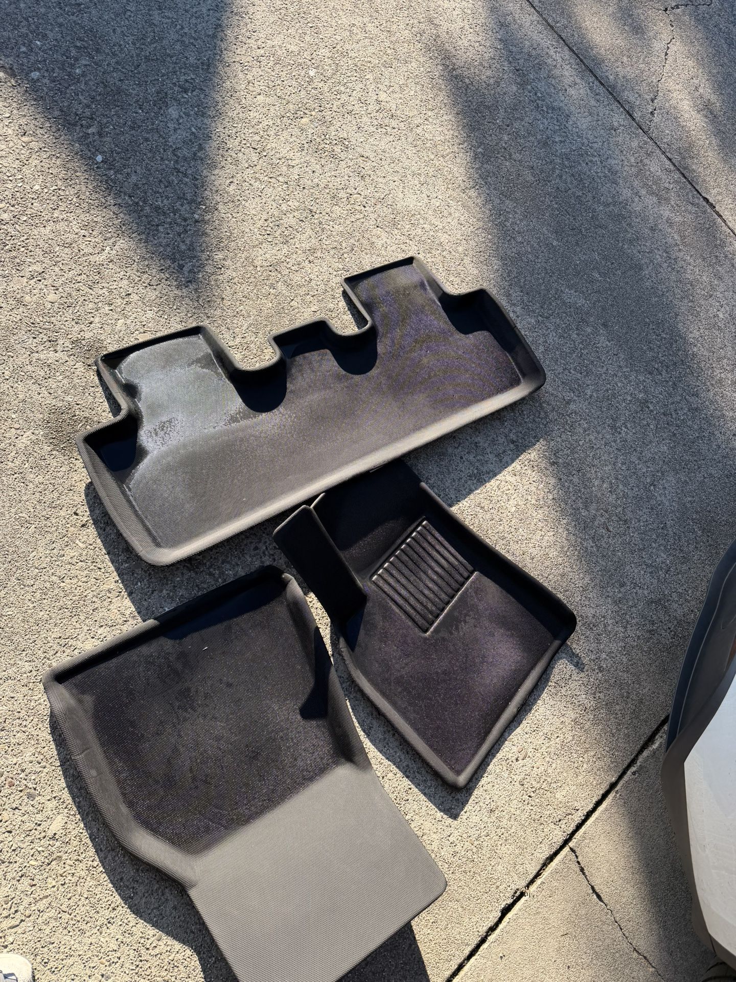 Tesla Model Y Floor Matt Set
