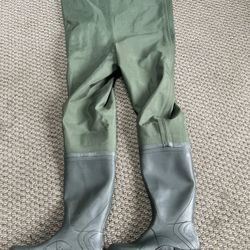 Frogg Toggs Fishing Waders size 9