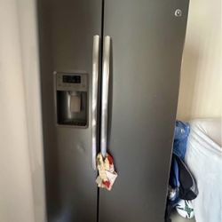 Refrigerator GE