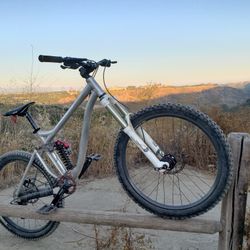 Ironhorse 6 point Enduro mountain bike 