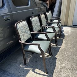 6 Chairs Dining Room Leather Clean No Scratch  Condition Good 