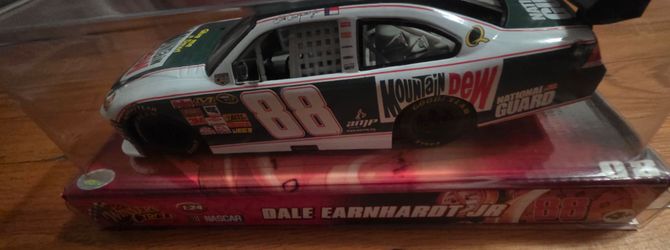 Dale Earnhardt Jr #88 NASCAR 1:24 Diecast Car