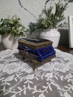 Colbat blue porcelain piano music box