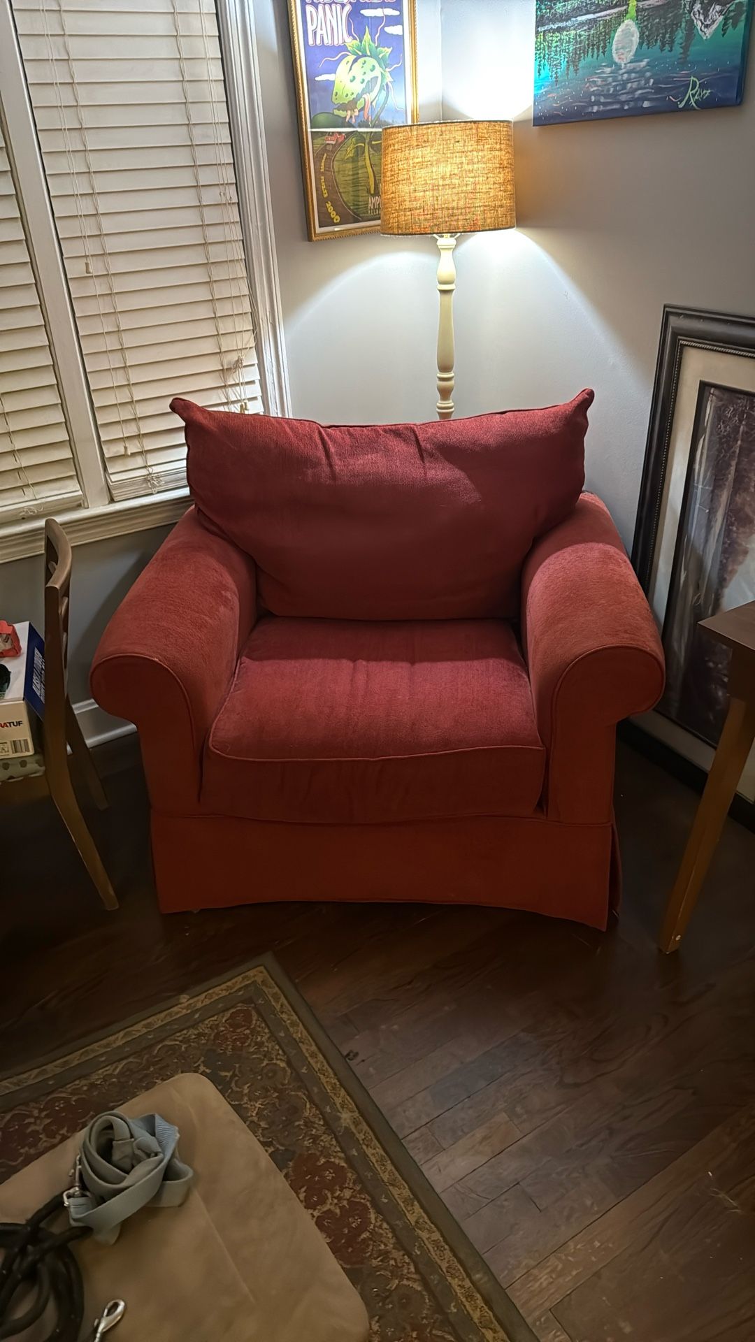 Over Sized Plush Chair 