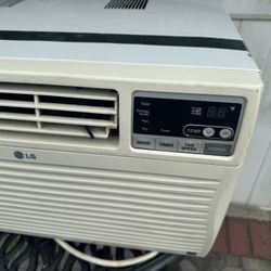 LG AIRCONDITION 8000 Btu Makes Really Cool 