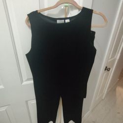 Chicos Two Piece Valour Set Black Top & Pants size 2(L)